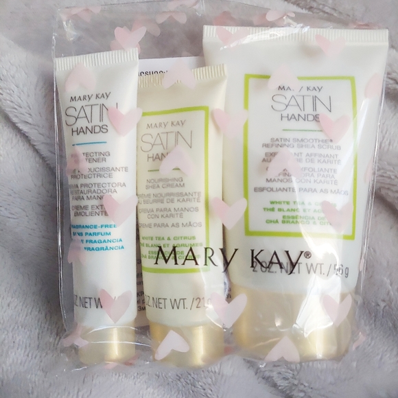 STOCKING STUFFER Mary Kay Travel Satin Hands